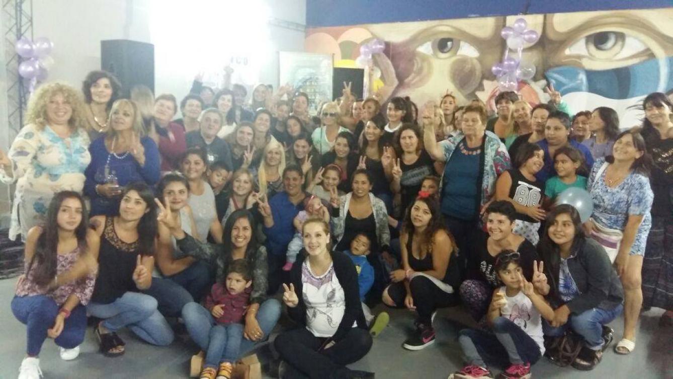 AGASAJO POR EL MES DE LA MUJER